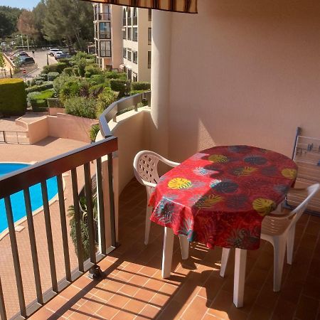 Appartement 2 Chambres Avec Piscine Face A La Mer A La Coudouliere Six-Fours-les-Plages Kültér fotó