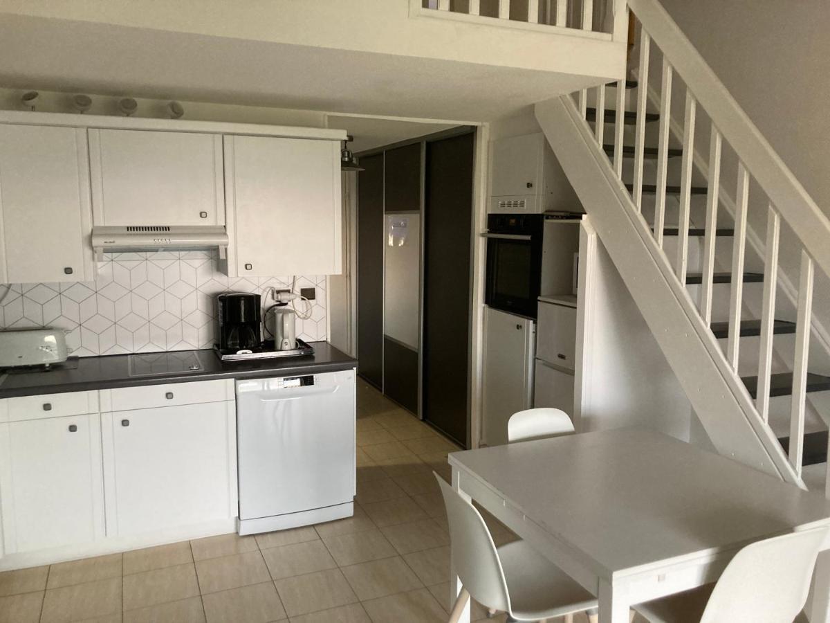 Appartement 2 Chambres Avec Piscine Face A La Mer A La Coudouliere Six-Fours-les-Plages Kültér fotó