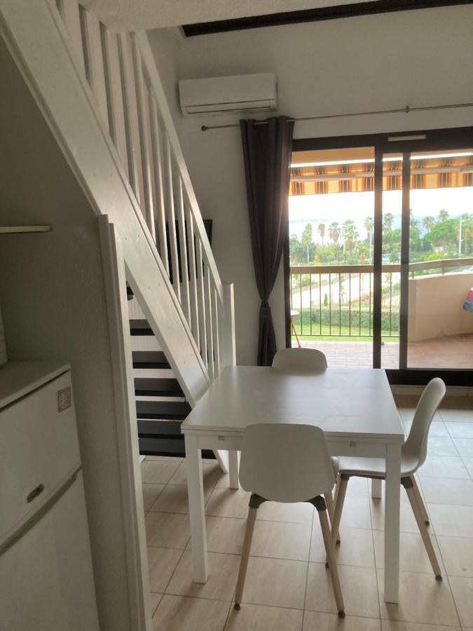 Appartement 2 Chambres Avec Piscine Face A La Mer A La Coudouliere Six-Fours-les-Plages Kültér fotó
